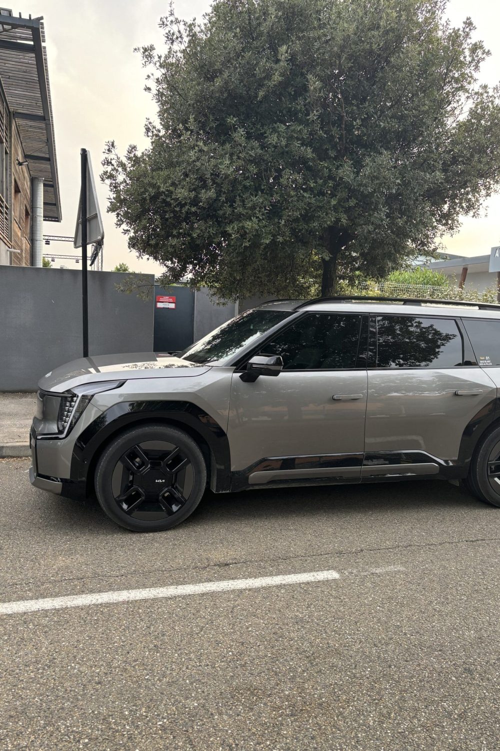 KIA EV9 100_ électrique extérieur 2